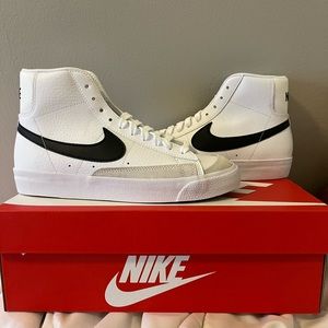 NWT Nike Blazer Mid ‘77. 6Y or 7 womens